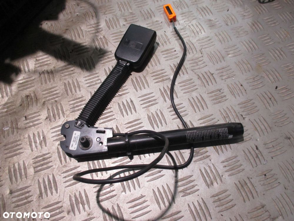 NAPINACZ ZAPINKA PASA PRAWY PRZÓD FORD C-MAX MK1 - 3