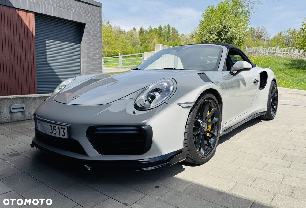 Porsche 911 Turbo S Cabriolet - 15