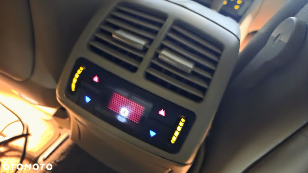 Mercedes-Benz Klasa E 500 Elegance - 23