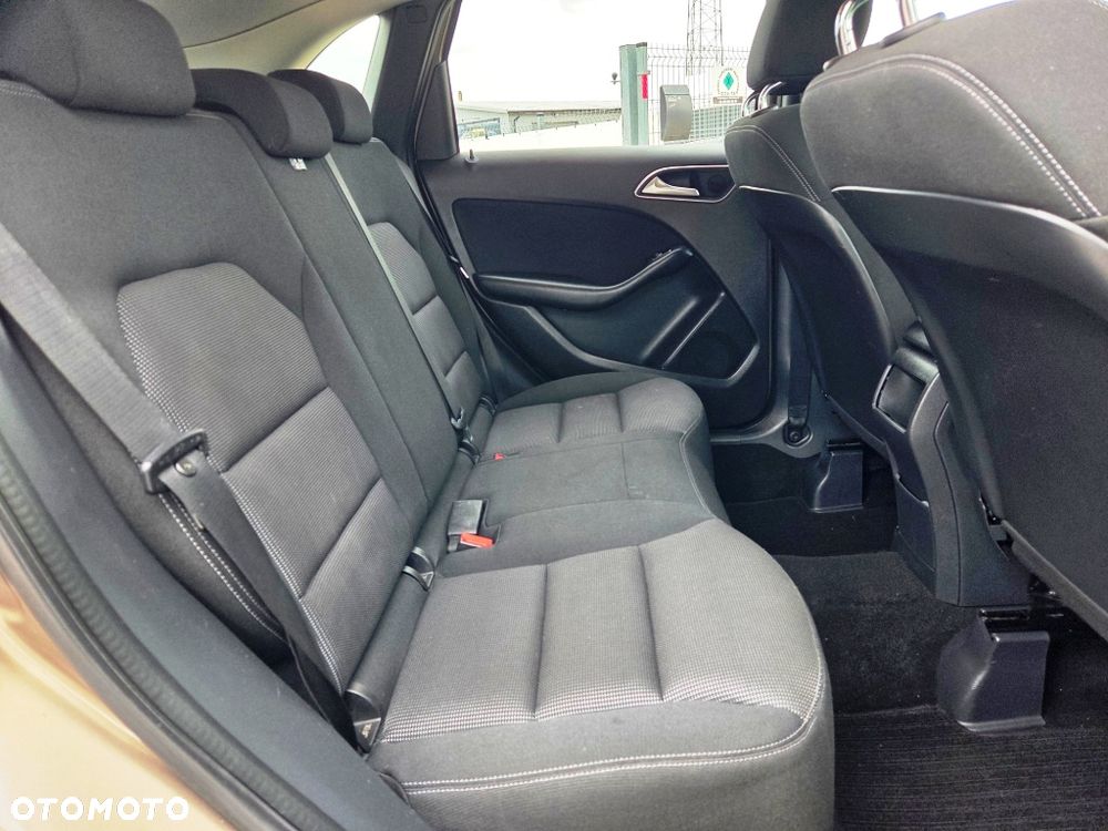 Mercedes-Benz Klasa B 180 CDI (BlueEFFICIENCY) 7G-DCT - 29