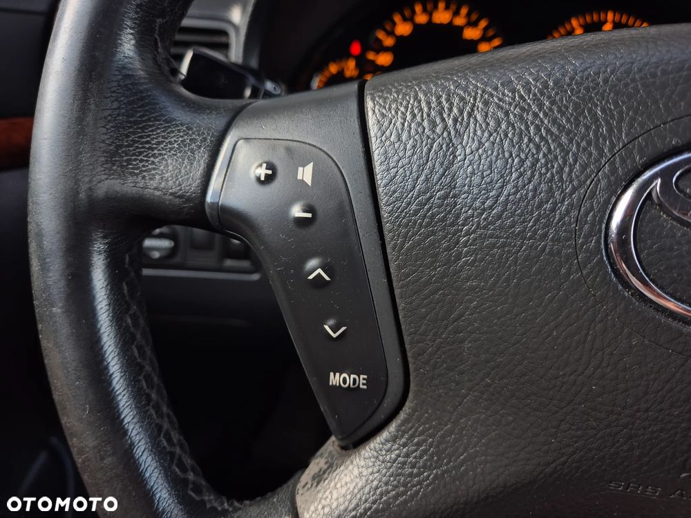 Toyota Avensis 1.8 VVT-i Luna - 12