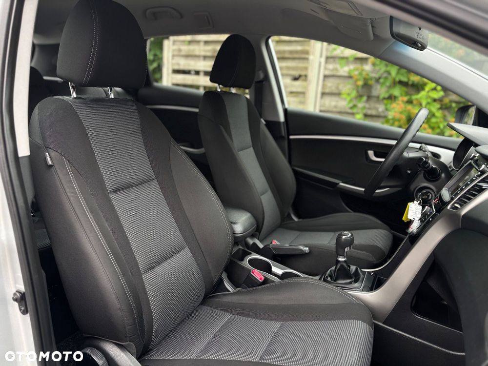 Hyundai i30 blue 1.6 CRDi Classic Navigation - 29