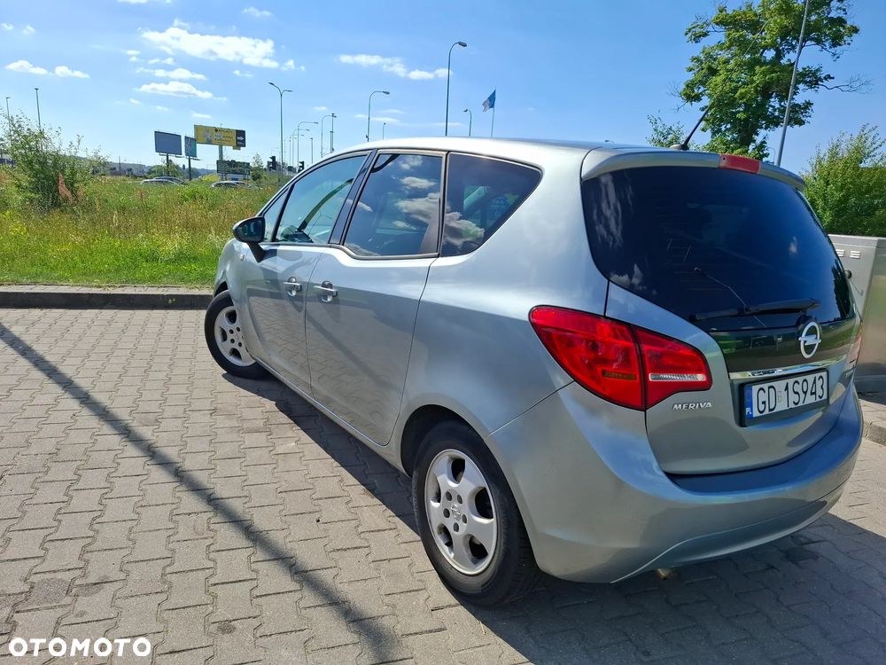 Opel Meriva 1.4 T Essentia - 11