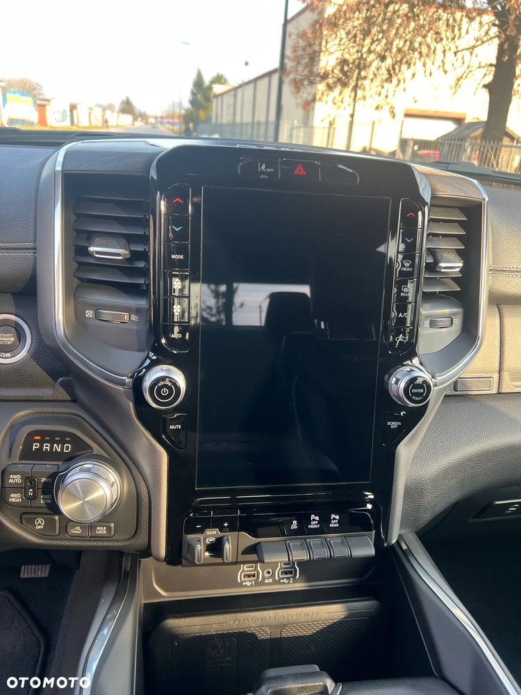 RAM 1500 Laramie Sport - 25