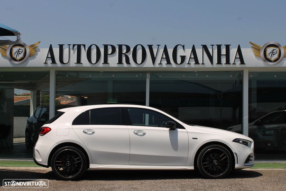 Mercedes-Benz A 250 e 8G-DCT AMG Line - 38