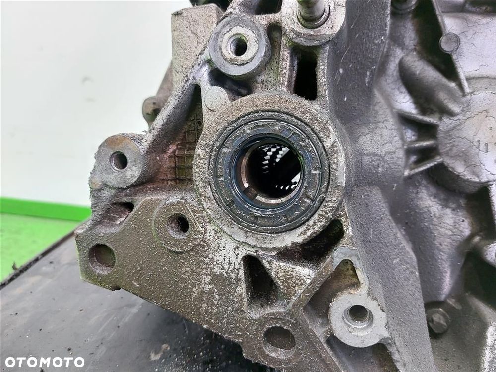 Skrzynia biegów Manualna Renault Clio III 1.6B 90KM  2005-2009 - 3