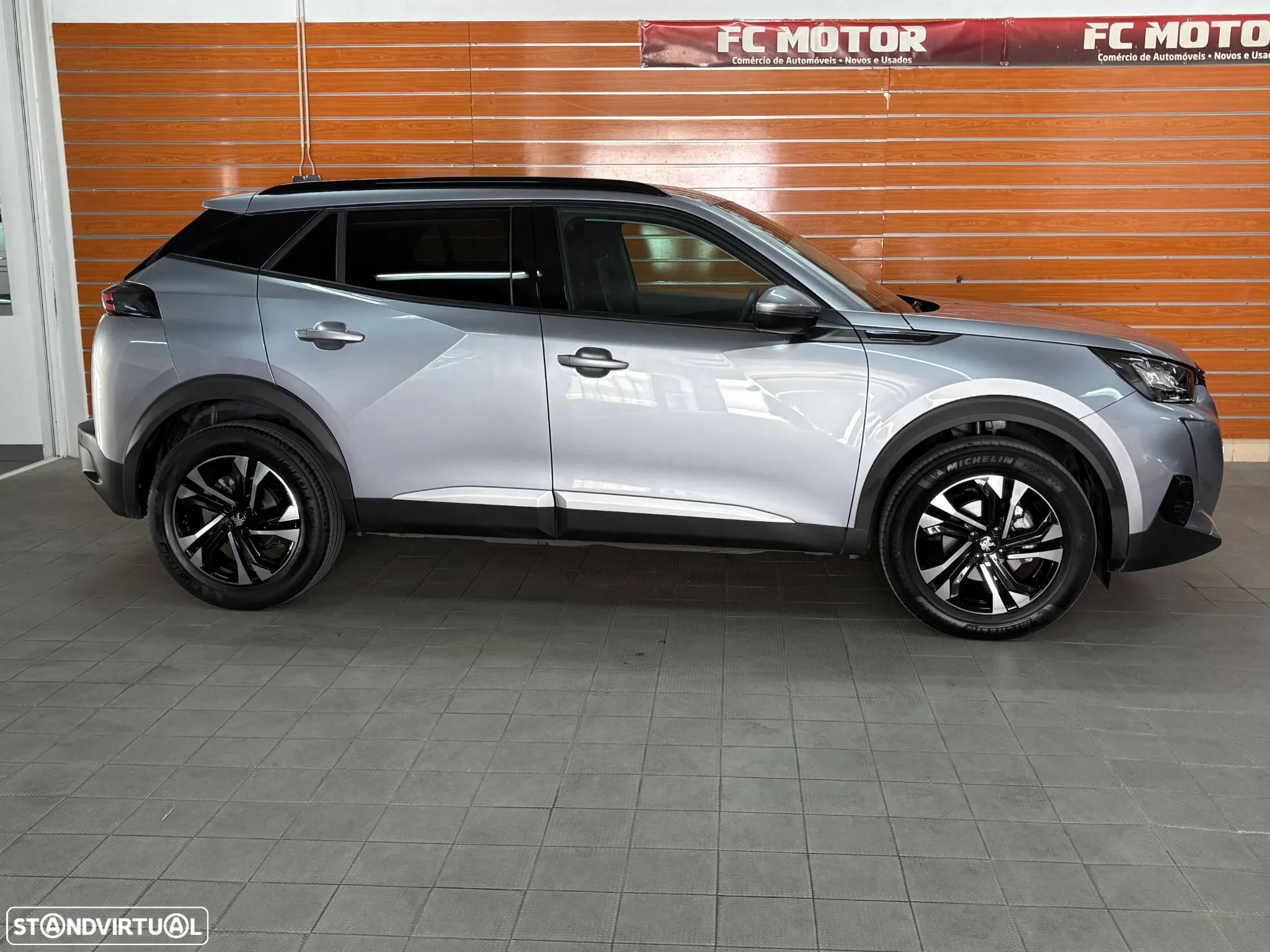 Peugeot 2008 1.2 PureTech Allure Pack EAT8 - 4