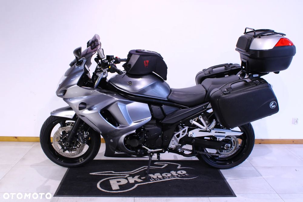 Suzuki GSX - 3