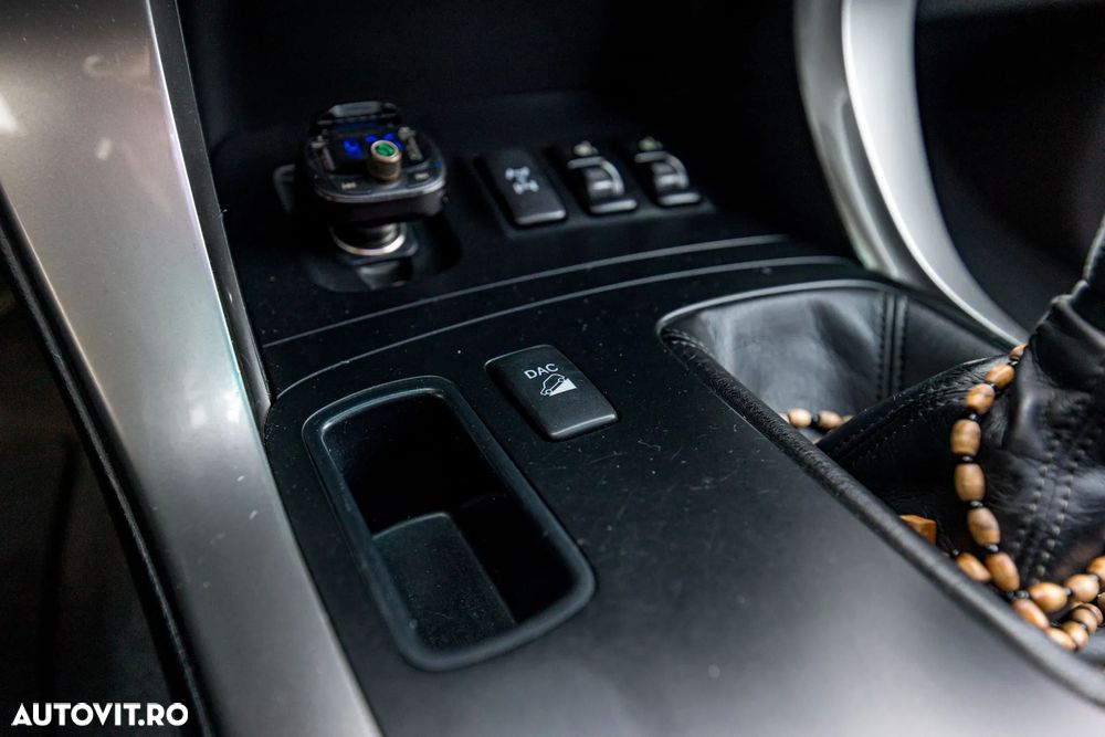 Toyota Land Cruiser - 24