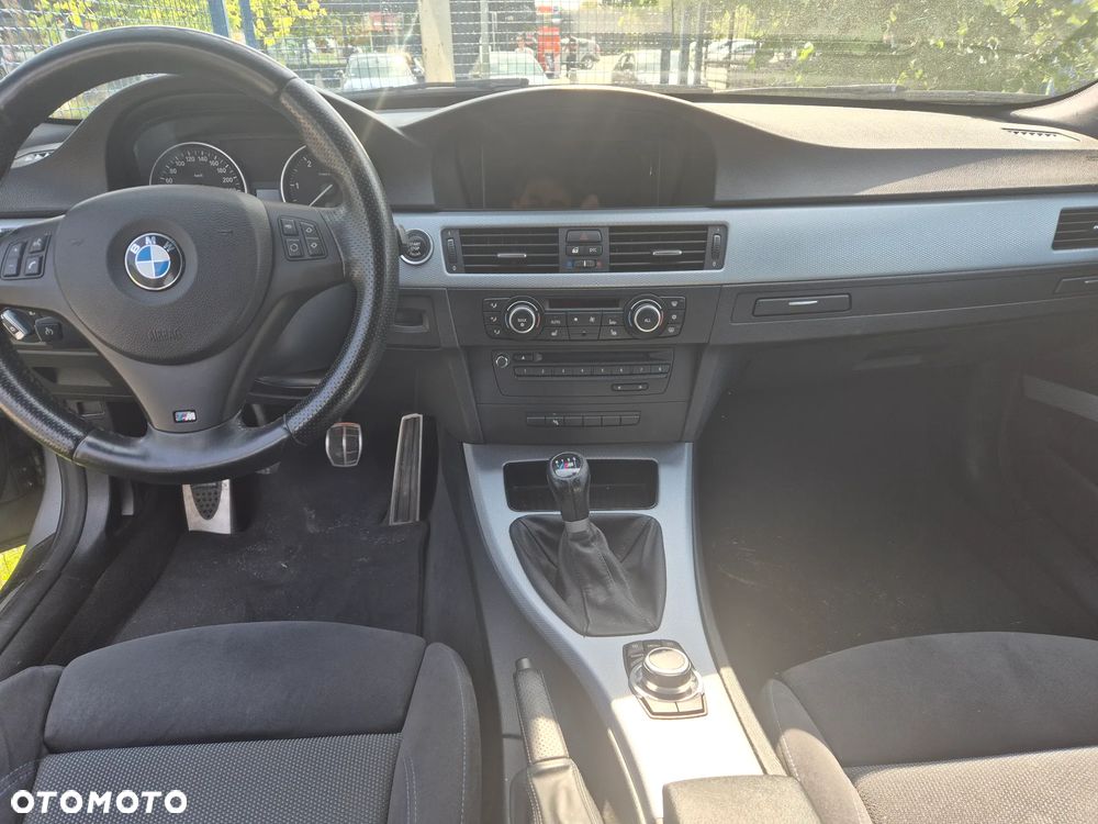 BMW Seria 3 325d - 2