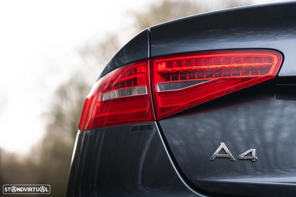 Audi A4 2.0 TDI DPF S line Sport Pack - 15