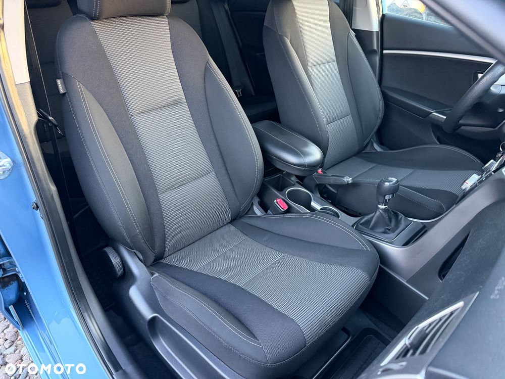 Hyundai i30 1.4 Classic + - 19