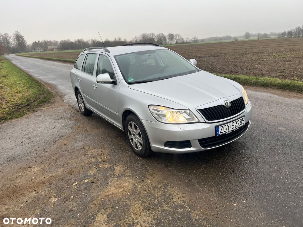 Skoda Octavia 1.6 Ambiente - 2