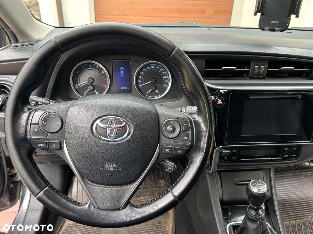 Toyota Corolla 1.6 Comfort - 16