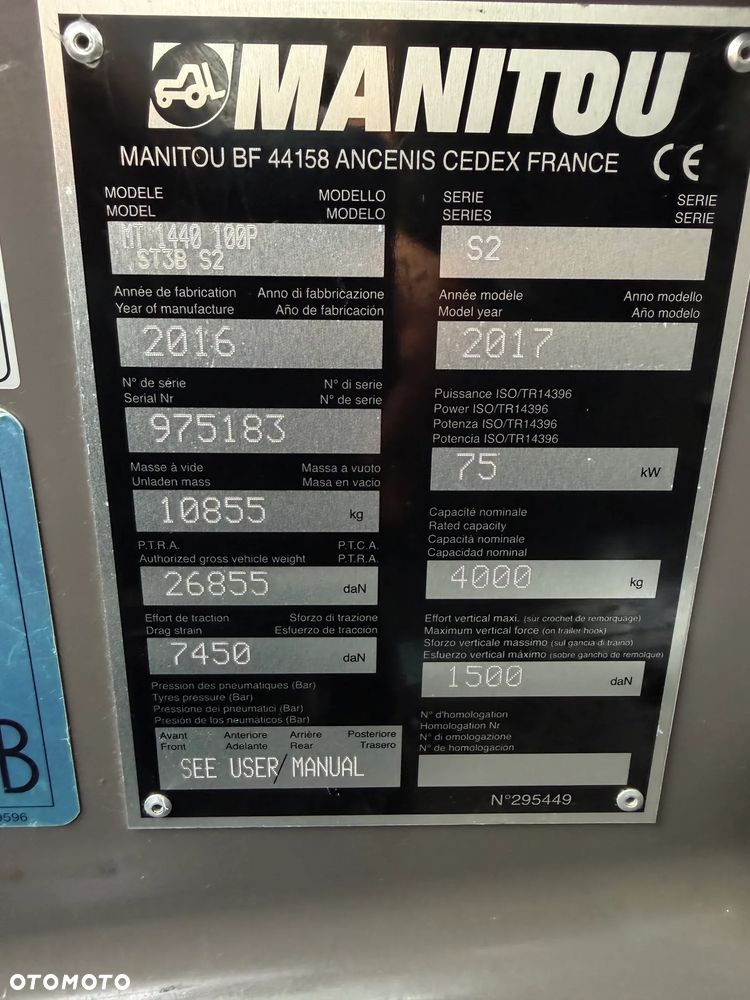 Manitou MT1440. Ładowarka Teleskopowa 14 metrów wysuw! UDŹWIG 4 TONY! Przebieg 2900 mtg. Maszyna jak Nowa z SALONU. 2017 rok. z Norwegii z Gospodarstwa rolnego! Silnik PERKINS Turbo 110 km. Aktualne Serwisy w Dekra. Nowy Model sterowane wszystko z 1 dżojstika. Ani deka luzów czy wycieku. OKAZJA! Jazda REWERS + 4 biegi. Skręt 3 tryby. Wyjście Hydrauliczne na maszcie, Poziomowanie ośi stabilizatory! Wyjścia Hydrauliczne na maszt! Okazja Ani deka luzów i wycieków. Wersja Norweska. Wielka Okazja - 6