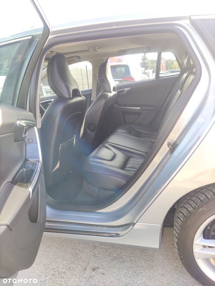 Volvo V60 D6 AWD Plug-in Hybrid Summum - 14