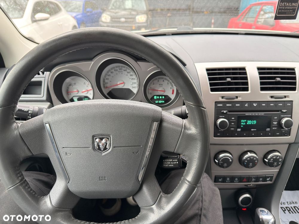 Dodge Avenger - 14