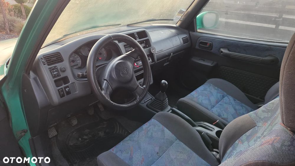 Toyota RAV4 2.0 - 11