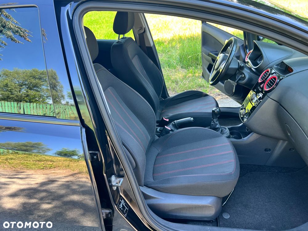 Opel Corsa 1.4 16V Cosmo - 12