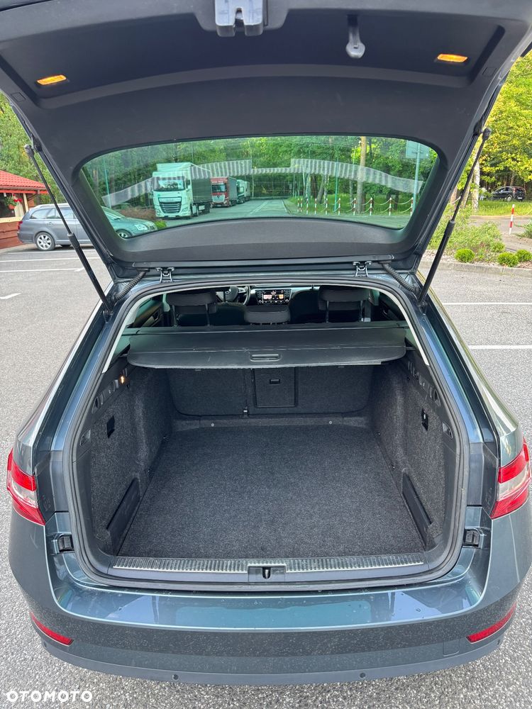 Skoda Superb 1.6 TDI GreenLine - 11