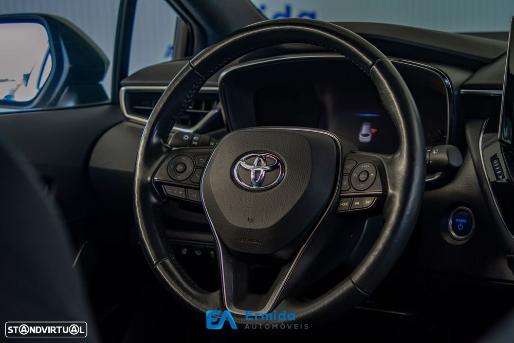 Toyota Corolla Touring Sports - 25