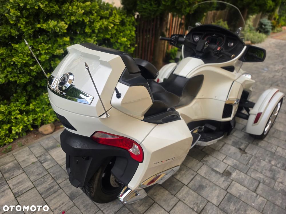 Can-Am Spyder - 11