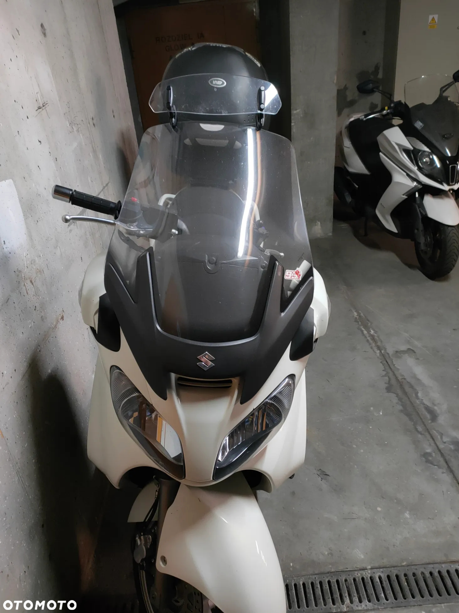 Suzuki Burgman - 7