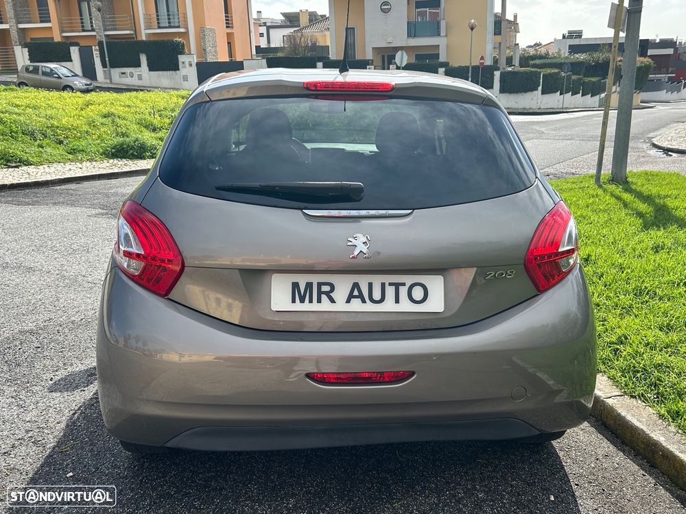Peugeot 208 1.4 HDi SE Style - 12
