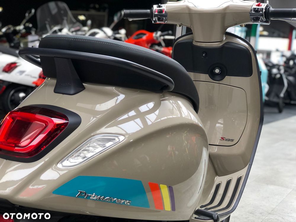 Vespa Primavera - 12