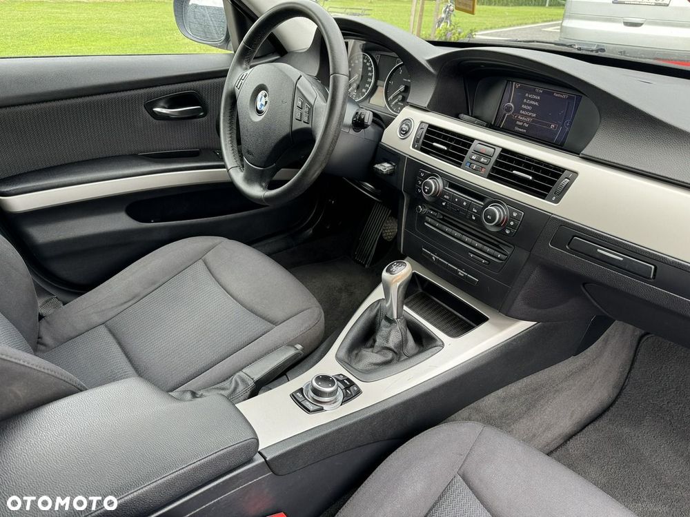 BMW Seria 3 318d DPF Edition Exclusive - 29