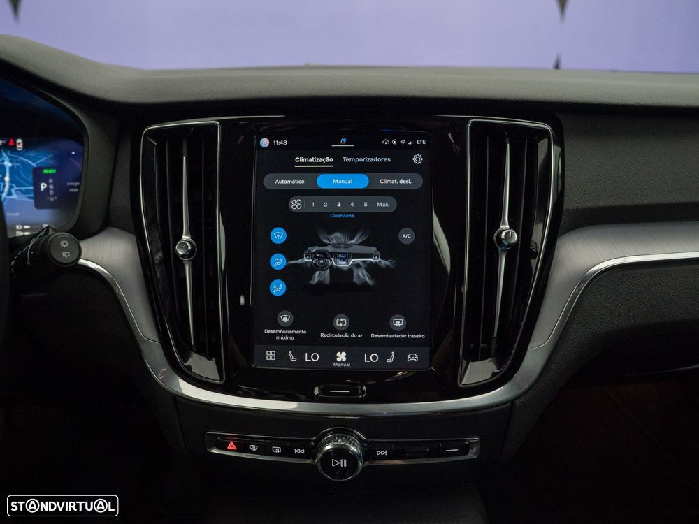 Volvo V60 2.0 T6 AWD TE Essential - 32