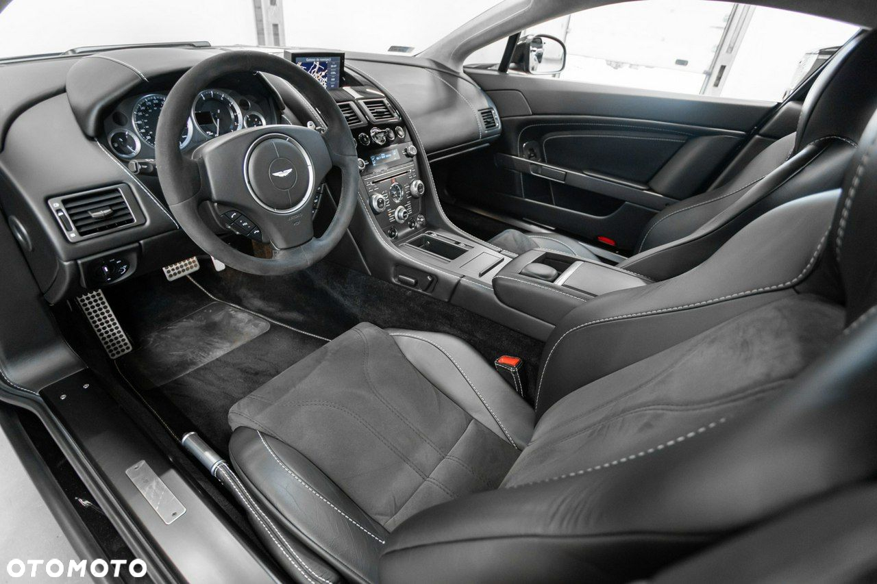 Aston Martin V8 Vantage 4,7 SportShift - 23