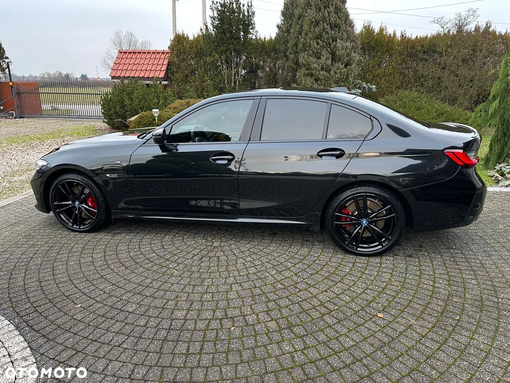 BMW Seria 3 330e xDrive M Sport - 4