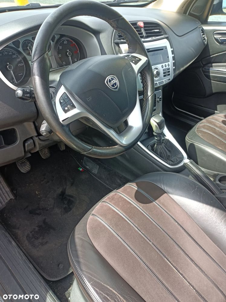 Lancia Delta 1.4 T-Jet 16v Oro - 11