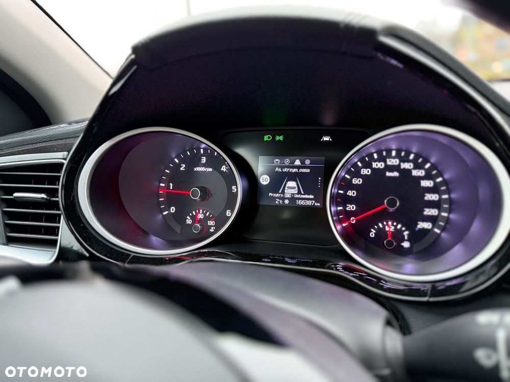 Kia Ceed 1.6 CRDi 136 ISG Spirit - 33