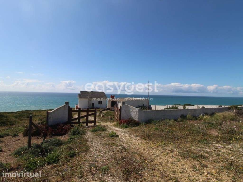 Moradia Exclusiva T4, à beira mar, com terreno de 8600m2 , em Sintra - Grande imagem: 4/49