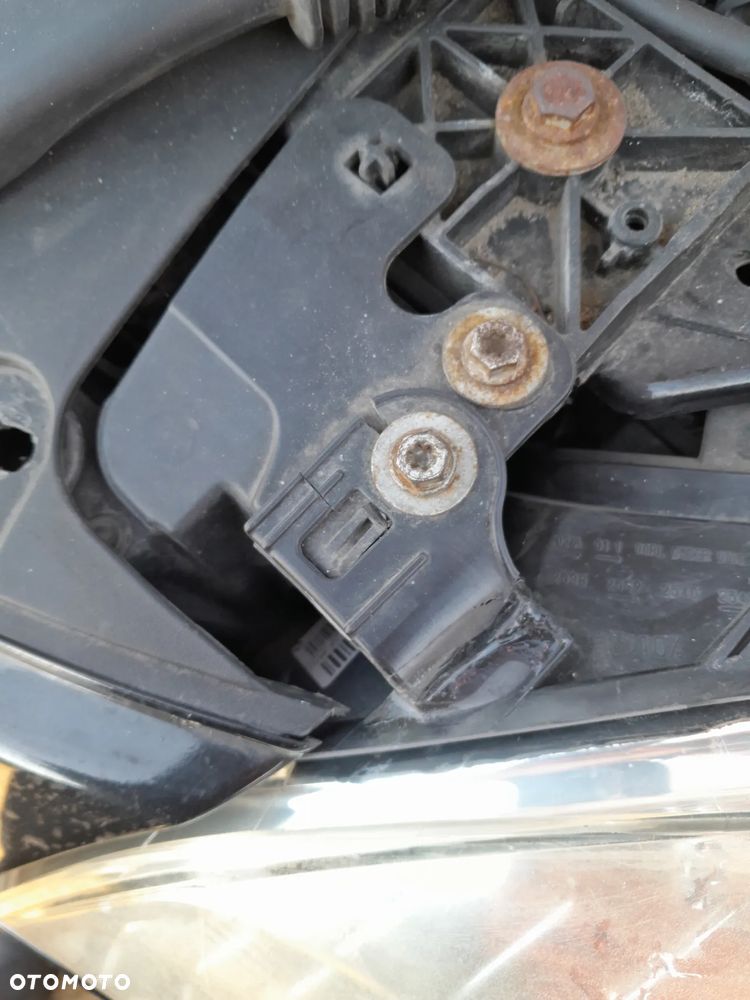 Lampa przednia lewa RENAULT Megane III 08-12r. Europa OE - 5