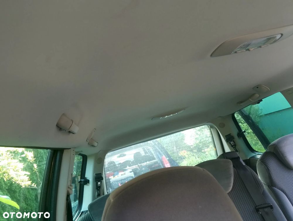 Peugeot 807 2.0 HDi Premium - 28