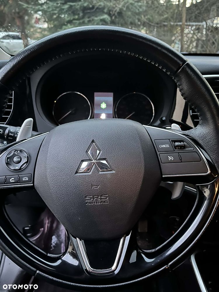 Mitsubishi Outlander - 6