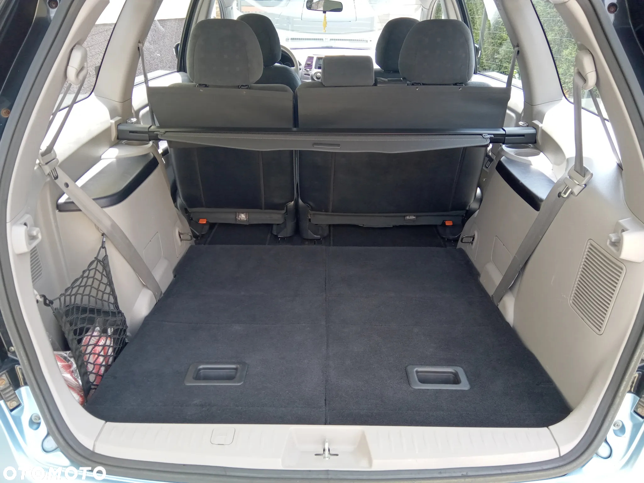 Mitsubishi Grandis - 21