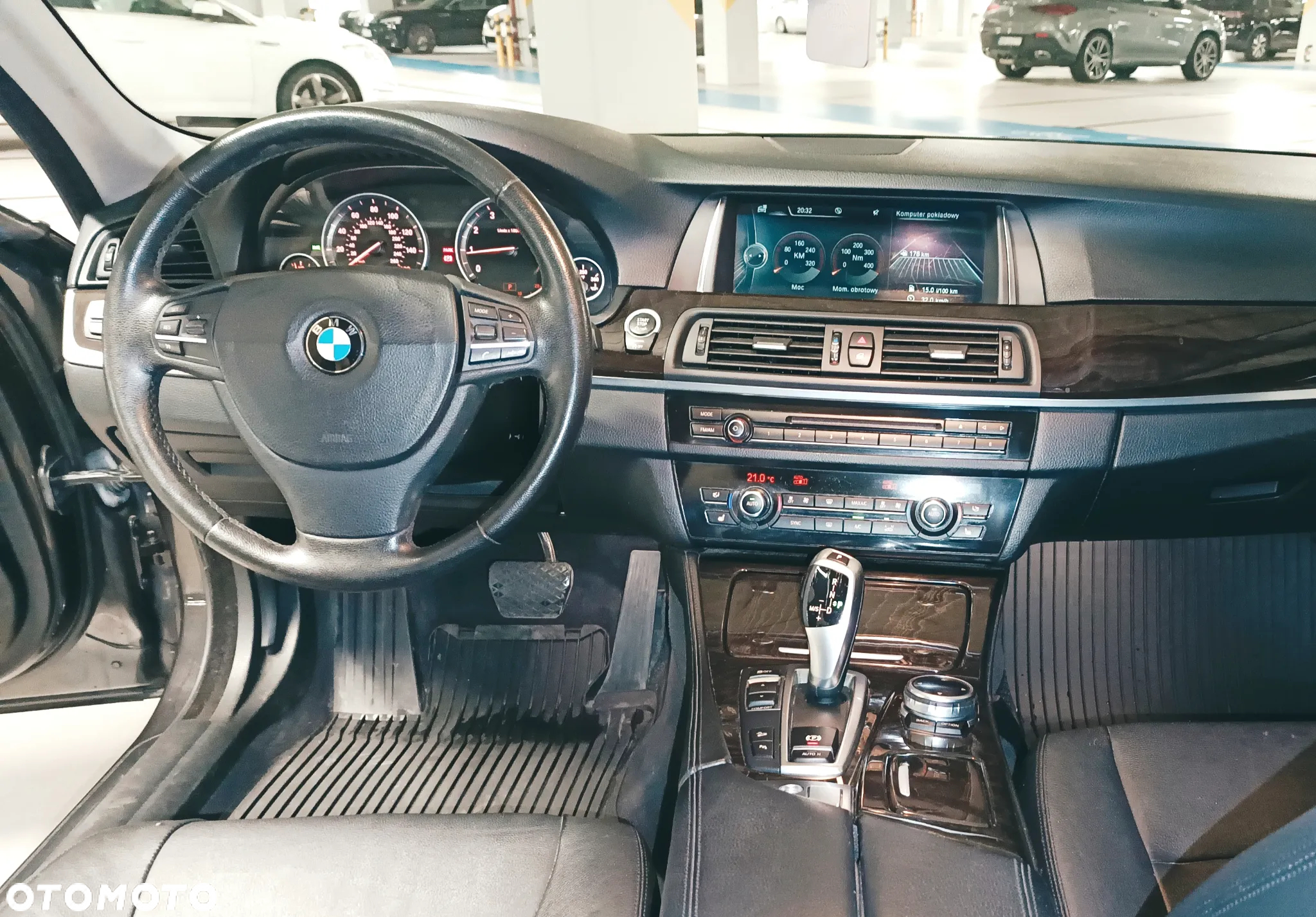 BMW Seria 5 528i xDrive - 8