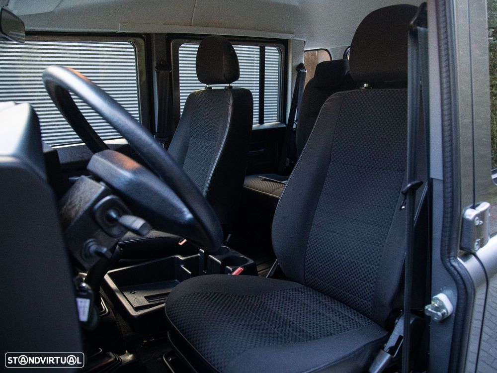 Land Rover Defender 110 SW 2.4 CRD S - 21