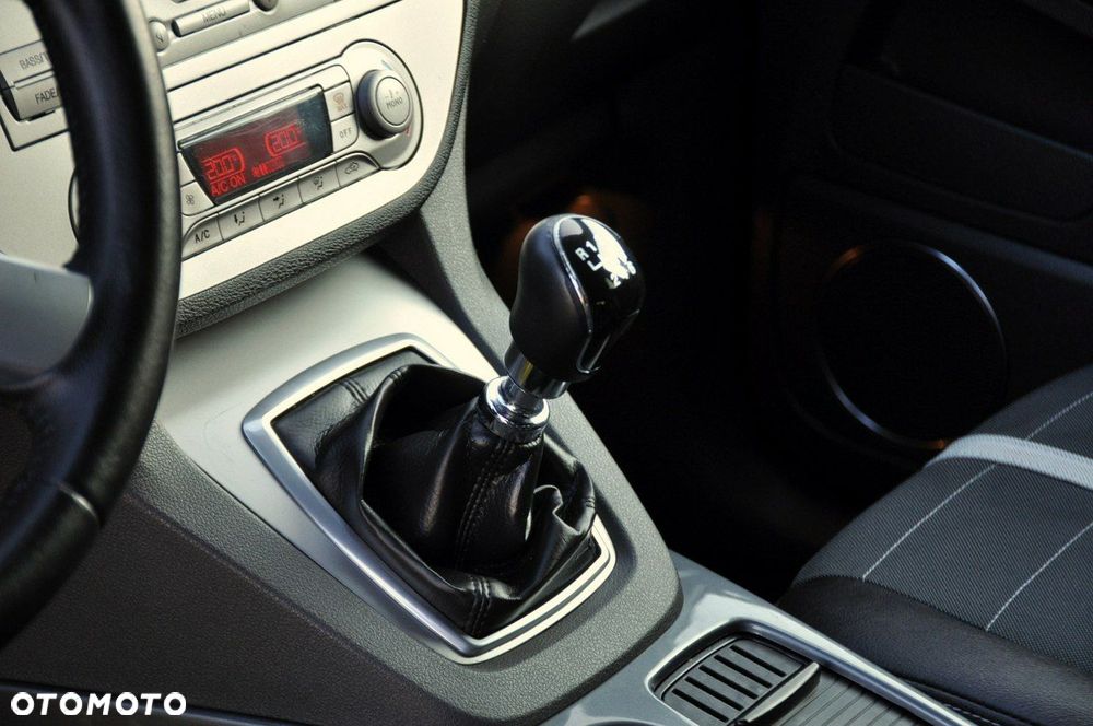 Ford Kuga - 33
