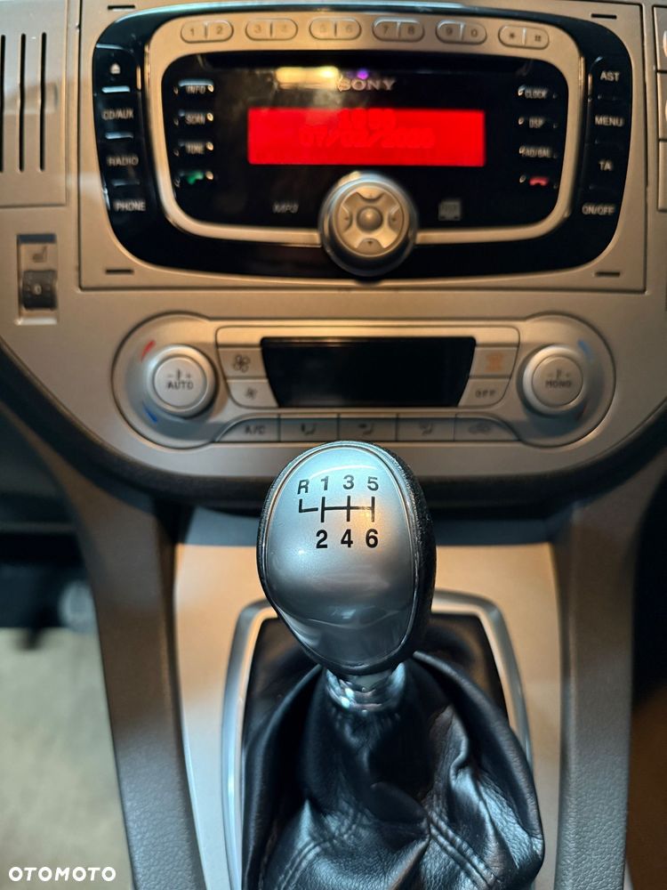 Ford Kuga 2.0 TDCi Titanium FWD - 23