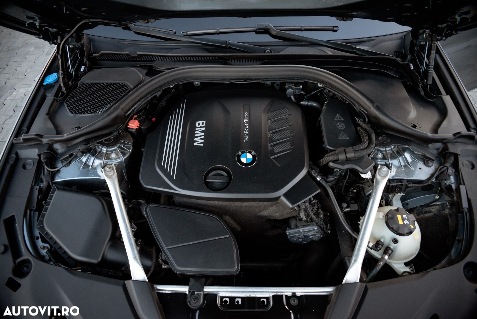 BMW Seria 5 520d AT - 30