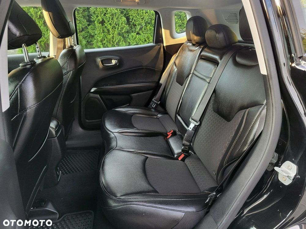 Jeep Compass - 16