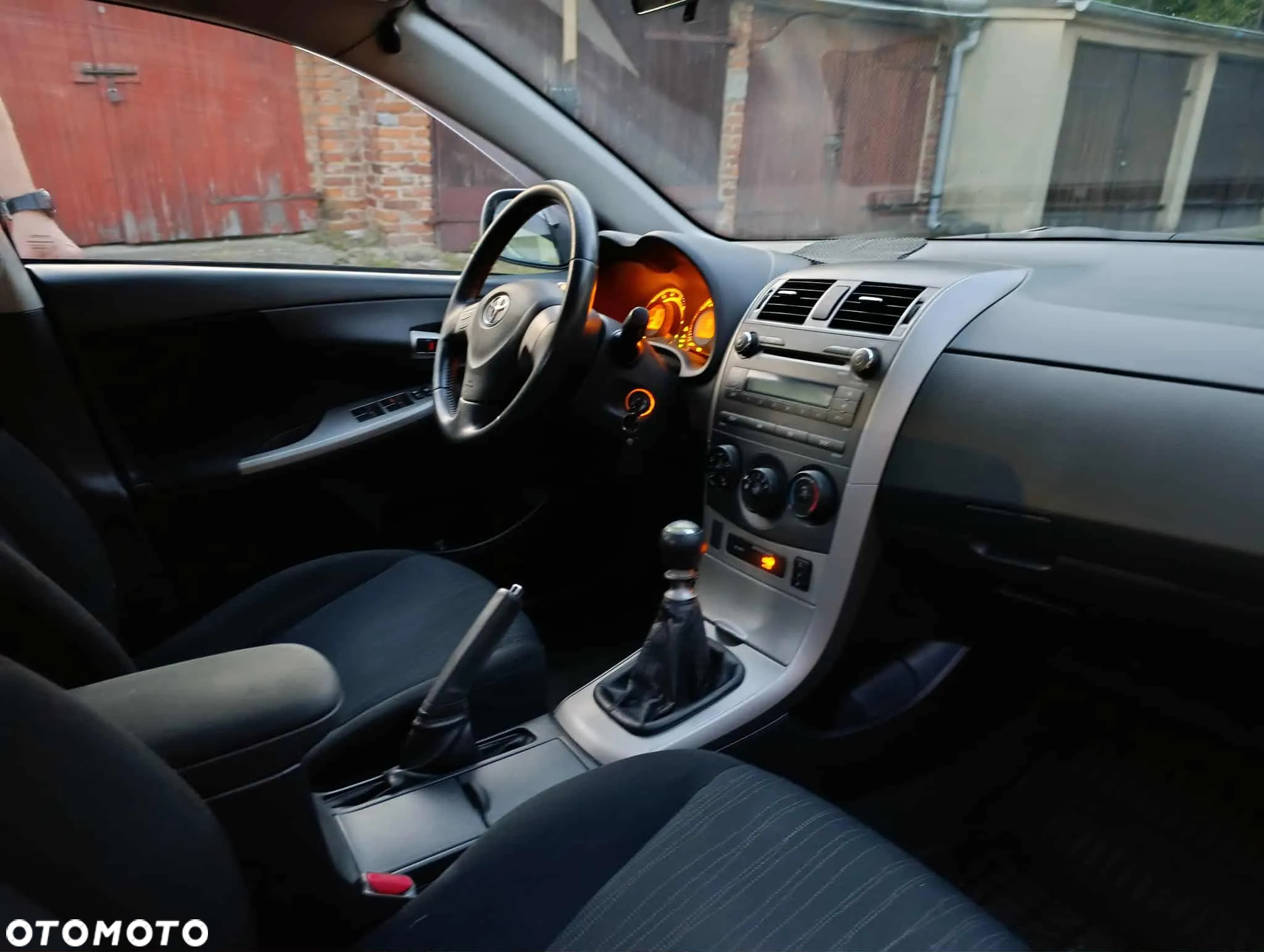 Toyota Corolla - 8