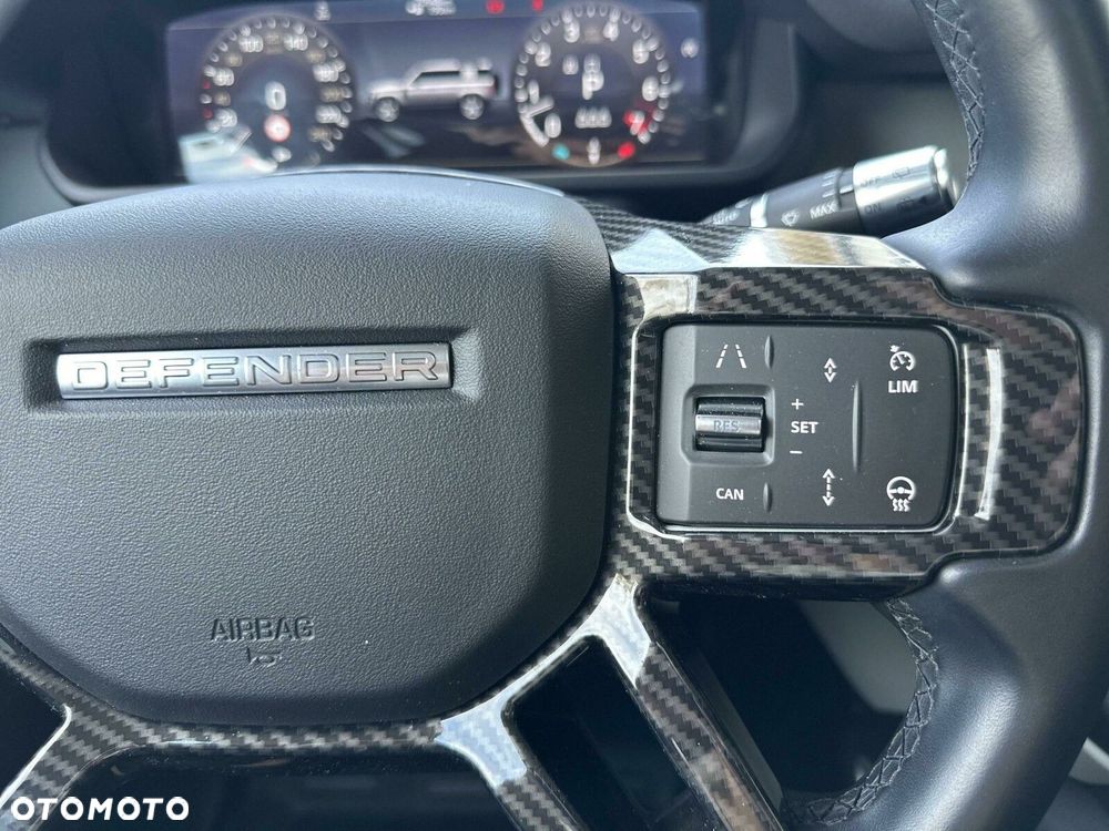 Land Rover Defender - 18