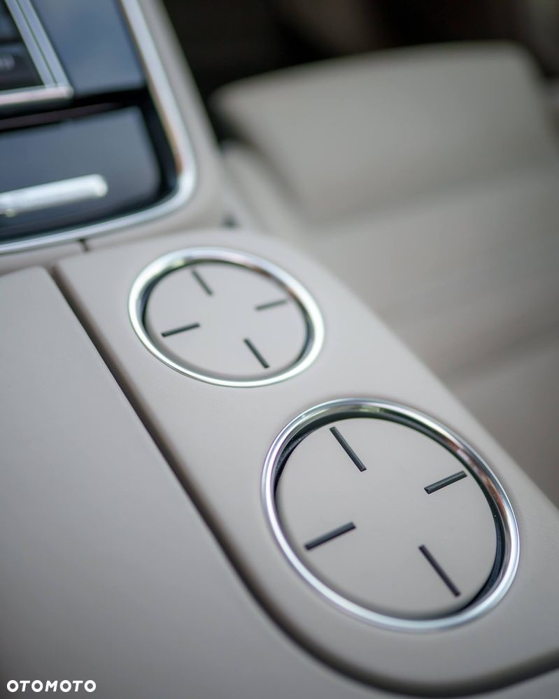 Porsche Panamera - 16