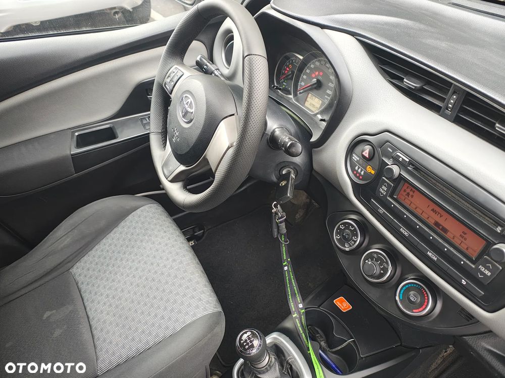 Toyota Yaris 1.33 Active - 9